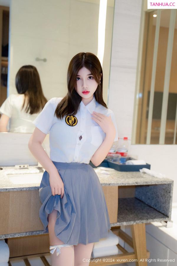 周九九 周jojobaby [XiuRen]高清写真图 2024.08.26 No.9066 周jojobaby 美腿丝袜第19张图片